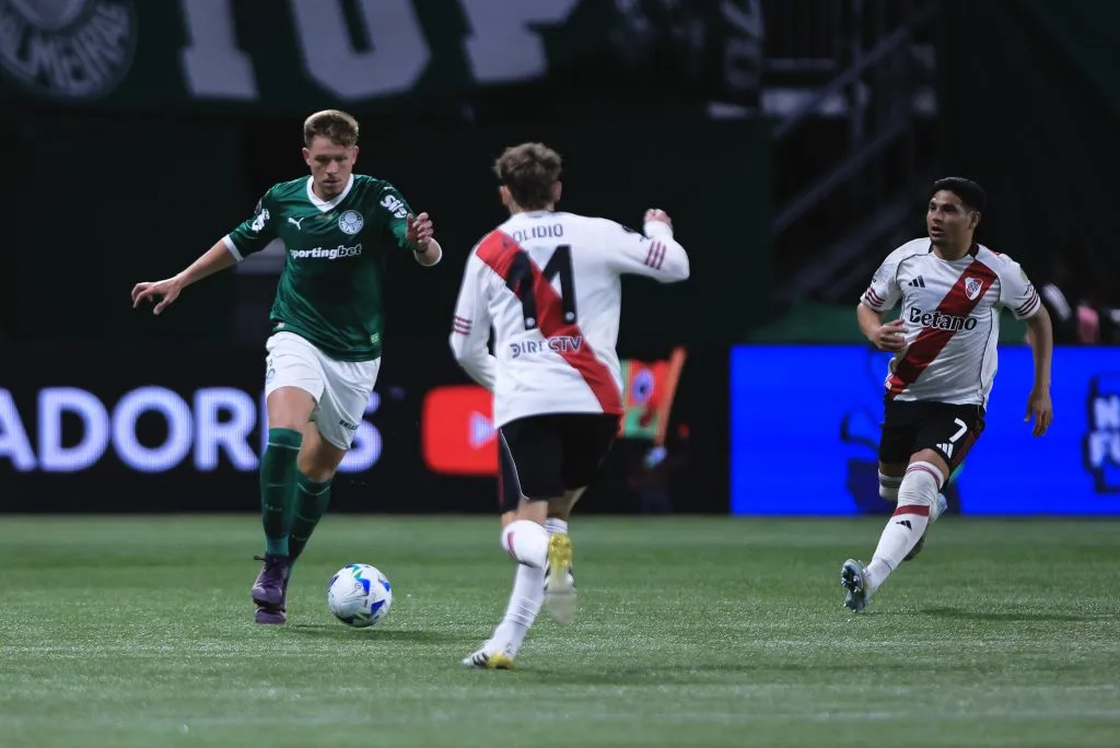 Bruno Fuchs fez bom jogo pelo Palmeiras diante do River Plate na Libertadores. Foto: Ettore Chiereguini/AGIF