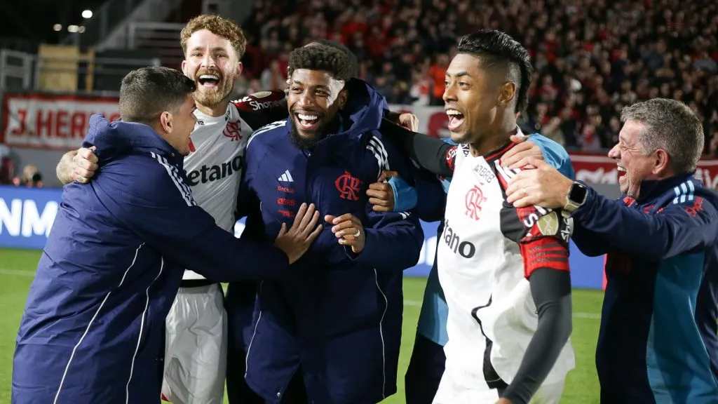 Jogadores do Flamengo comemorando classificação na Libertadores. Foto: Gilvan de Souza/Flamengo