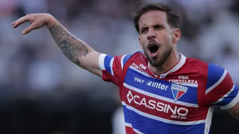 SP – SAO PAULO – 03/08/2025 – BRASILEIRO A 2025, CORINTHIANS X FORTALEZA – Lucas Sasha jogador do Fortaleza durante partida contra o Corinthians no estadio Arena Corinthians pelo campeonato Brasileiro A 2025. Foto: Ettore Chiereguini/AGIF