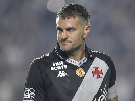 Diniz defende Vegetti e destaca importância do atacante para o Vasco