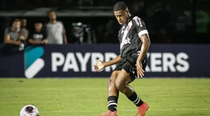 Lucas Eduardo atuando no Vasco em 2023 – Foto: Reprodução/CRVG