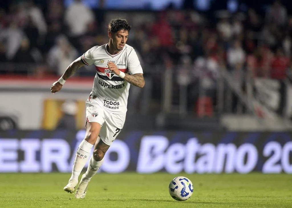 Rigoni jogador do São Paulo durante partida contra o Botafogo – Foto: Alan Morici/AGIF