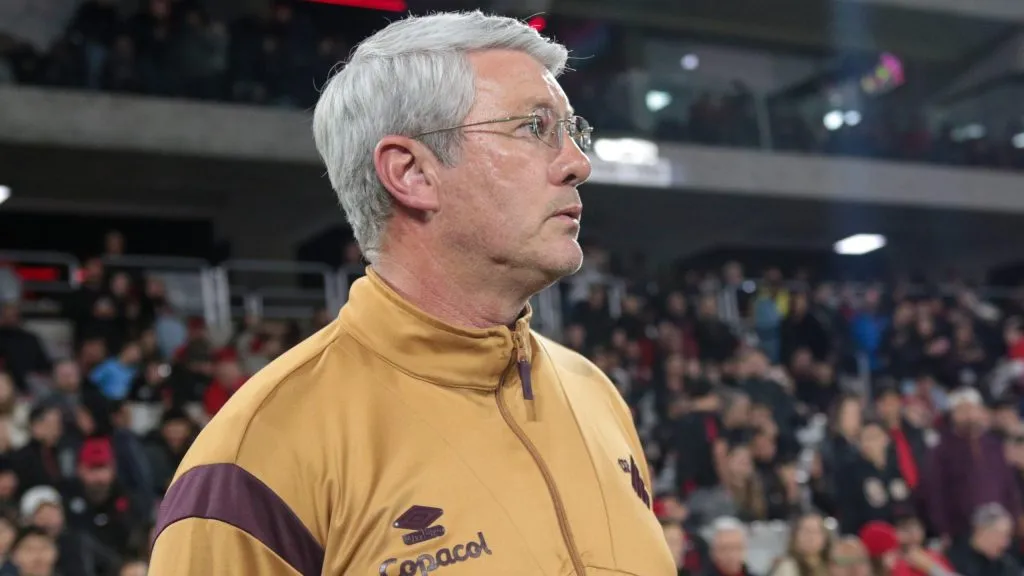 Odair Hellmann Athletico