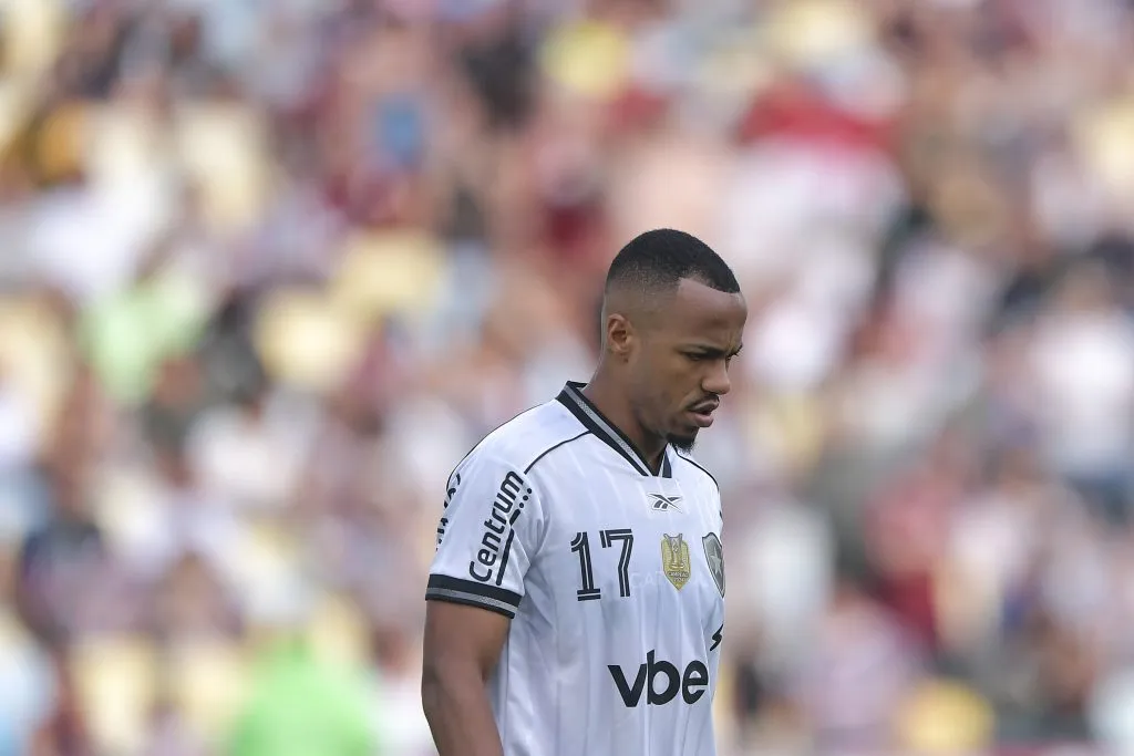 Marlon Freitas jogador do Botafogo durante partida contra o Fluminense no estadio Maracana pelo campeonato Brasileiro A 2025. Foto: Thiago Ribeiro/AGIF