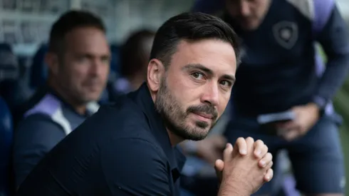 Davide Ancelotti tecnico do Botafogo durante partida contra o Fluminense no estadio Maracana pelo campeonato Brasileiro A 2025. Foto: Jorge Rodrigues/AGIF