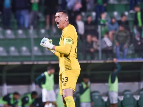 Goleiro Santos abre o jogo e desabafa sobre superação do Athletico-PR para entrar no g4 da Série B