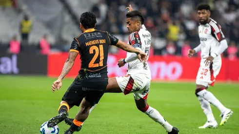 Bruno Henrique em Corinthians x Flamengo pelo Brasileirão 2025. Foto: Joisel Amaral/AGIF