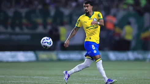Jefte jogador do Palmeiras durante partida contra o Fortaleza no estadio Arena Allianz Parque pelo campeonato Brasileiro A 2025.
