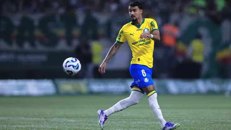 Jefte jogador do Palmeiras durante partida contra o Fortaleza no estadio Arena Allianz Parque pelo campeonato Brasileiro A 2025.