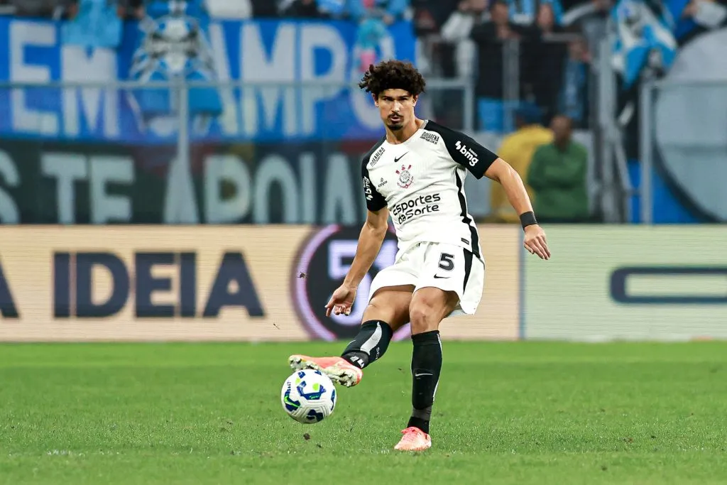 RS – PORTO ALEGRE – 12/06/2025 – BRASILEIRO A 2025, GREMIO X CORINTHIANS – Andre Ramalho jogador do Corinthians durante partida contra o Gremio no estadio Arena do Gremio pelo campeonato Brasileiro A 2025. Foto: Maxi Franzoi/AGIF