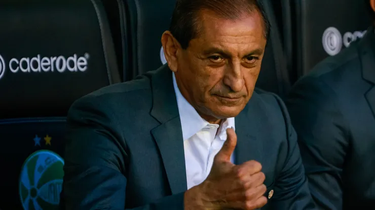 Ramón Díaz, técnico do Internacional durante partida contra o Juventude no estádio Alfredo Jaconi pelo campeonato Brasileiro A 2025. Foto: Luiz Erbes/AGIF
