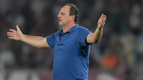 Rogério Ceni durante confronto contra o Fluminense na Copa do Brasil de 2025.