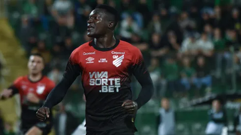 Kevin Viveros vive grande momento no Athletico-PR