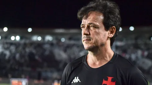 Fernando Diniz terá que fazer mudança na escalação do Vasco contra o Palmeiras
