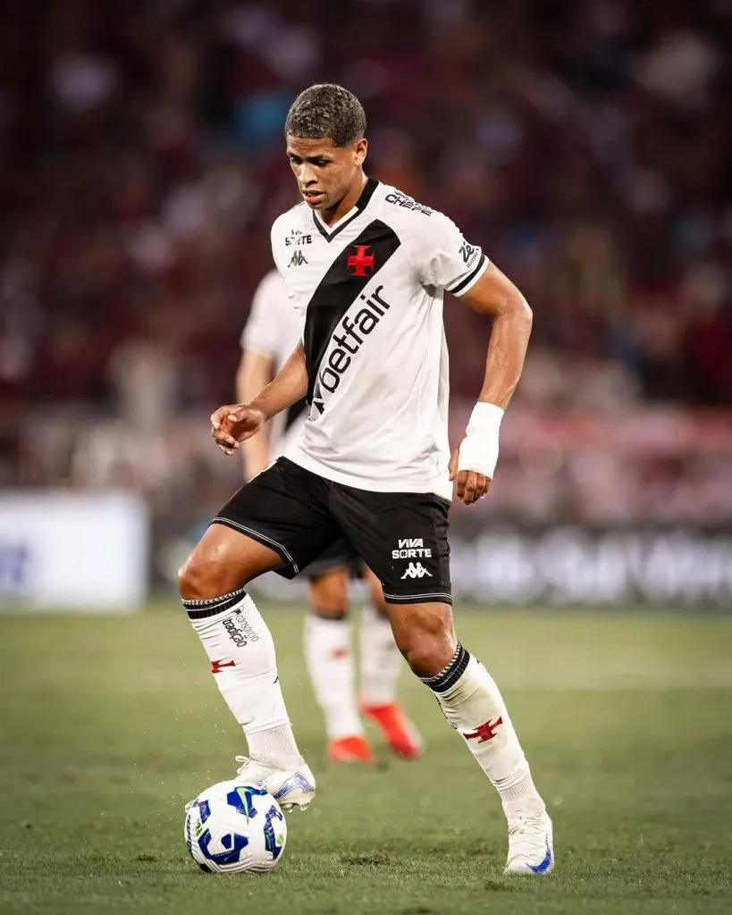 Cauan Barros se firmou como titular do Vasco. Reprodução/Instagram oficial de Cauan Barros