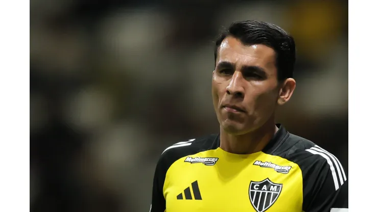 MG - BELO HORIZONTE - 27/09/2025 - BRASILEIRO A 2025, ATLETICO-MG X MIRASSOL - Junior Alonso jogador do Atletico-MG durante aquecimento antes da partida contra o Mirassol no estadio Arena MRV pelo campeonato Brasileiro A 2025. Foto: Gilson Lobo/AGIF