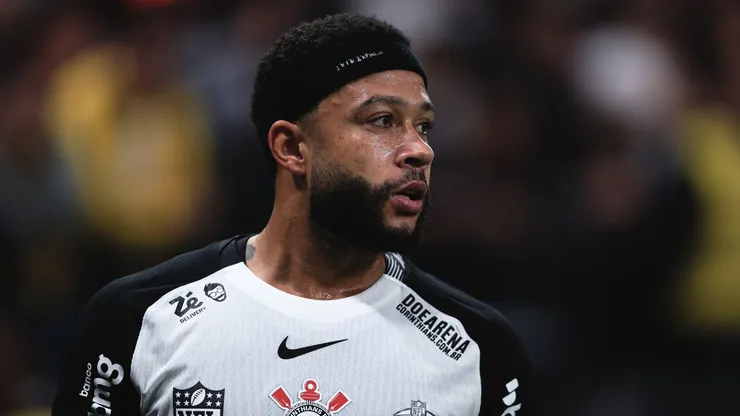Depay é desfalque em Internacional x Corinthians. Foto: Ettore Chiereguini/AGIF