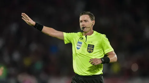 Ramon Abatti, árbitro de Flamengo x Cruzeiro. Foto: Thiago Ribeiro/AGIF