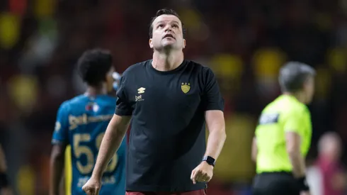 Daniel Paulista tecnico do Sport durante a partida contra o Corinthians na Ilha do Retiro em Recife (PE), pelo Campeonato Brasileiro A 2025. Foto: Marlon Costa/AGIF