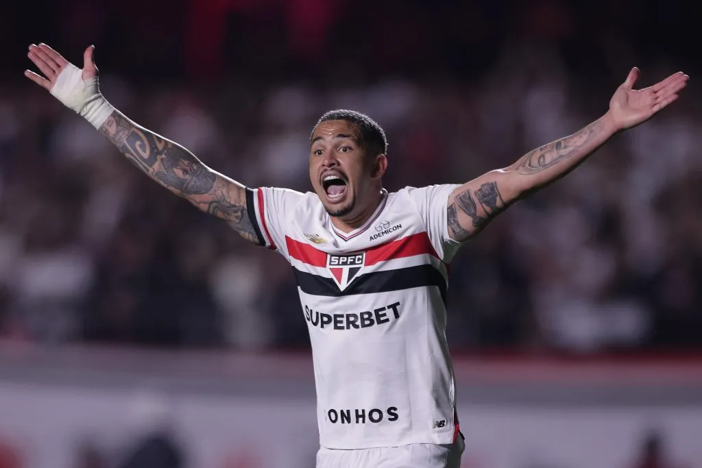 Luciano atuando no São Paulo – Foto: Ettore Chiereguini/AGIF