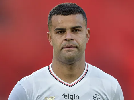 Torcedores do São Paulo se irritam com Alisson após 'assistência' para o Ceará