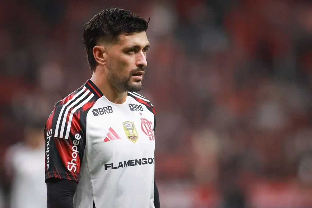 RS – PORTO ALEGRE – 17/08/2025 – BRASILEIRO A 2025, INTERNACIONAL X FLAMENGO – Giorgian De Arrascaeta jogador do Flamengo durante partida contra o Internacional no estadio Beira-Rio pelo campeonato Brasileiro A 2025. Foto: Maxi Franzoi/AGIF