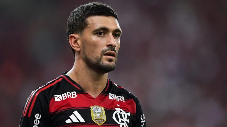 Arrascaeta jogador do Flamengo durante partida contra o Fortaleza no estadio Maracana pelo campeonato Brasileiro A 2025.