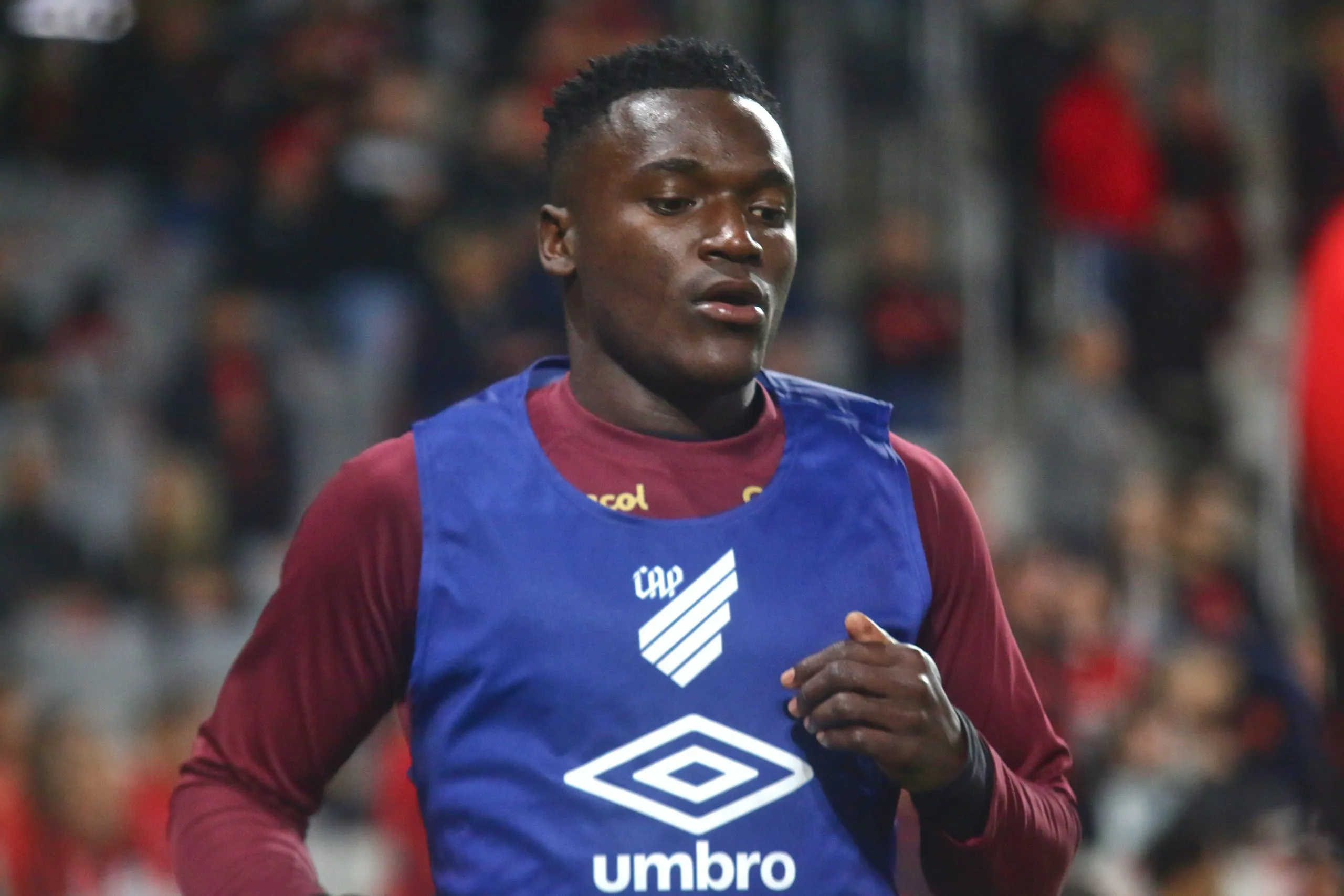 Kevin Viveros, atacante do Athletico-PR. Foto: Gabriel Machado/AGIF