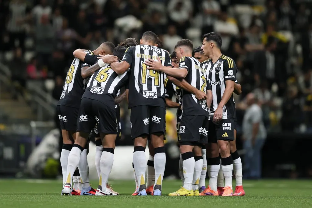 MG – BELO HORIZONTE – 27/09/2025 – BRASILEIRO A 2025, ATLETICO-MG X MIRASSOL – Jogadores do Atletico-MG durante entrada em campo para partida contra o Mirassol no estadio Arena MRV pelo campeonato Brasileiro A 2025. Foto: Gilson Lobo/AGIF
