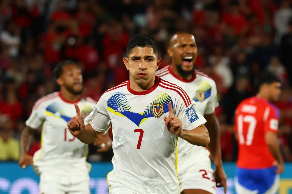 SANTIAGO, CHILE – NOVEMBER 19: Jefferson Savarino of Venezuela celebrates after scoring the team’s first goal during the South American FIFA World Cup 2026 Qualifier match between Chile and Venezuela at Estadio Nacional de Chile on November 19, 2024 in Santiago, Chile. (Photo by Marcelo Hernandez/Getty Images)