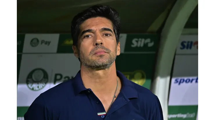 SP - SAO PAULO - 20/09/2025 - BRASILEIRO A 2025, PALMEIRAS X FORTALEZA - Abel Ferreira tecnico do Palmeiras durante partida contra o Fortaleza no estadio Arena Allianz Parque pelo campeonato Brasileiro A 2025. Foto: Jota Erre/AGIF
