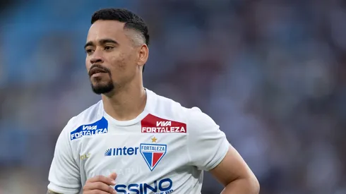 Yago Pikachu jogador do Fortaleza durante partida contra o Fluminense no estadio Maracana pelo campeonato Brasileiro A 2025. Foto: Jorge Rodrigues/AGIF