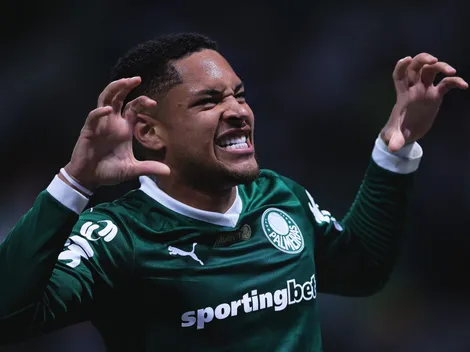 Vitor Roque celebra boa fase no Palmeiras e projeta duelo com Vasco