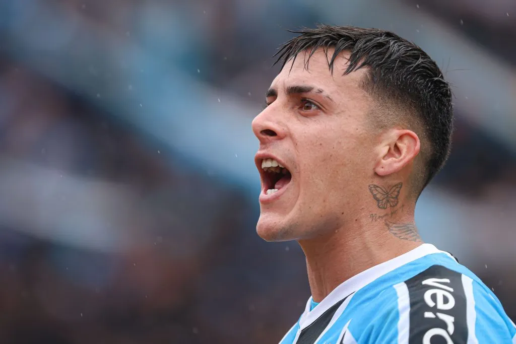 RS – CAXIAS DO SUL – 14/07/2024 – COPA DO BRASIL 2024, GREMIO X OPERARIO – Pavon jogador do Gremio comemora seu gol durante partida contra o Operario no estadio Francisco Stedile pelo campeonato Copa Do Brasil 2024. Foto: Maxi Franzoi/AGIF