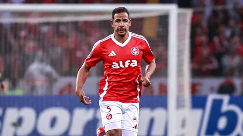 Fernando em ação pelo Internacional na Copa Libertadores