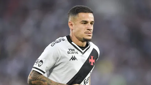 Coutinho jogador do Vasco durante partida contra o Flamengo no estadio Maracana pelo campeonato Brasileiro A 2025. Foto: Thiago Ribeiro/AGIF