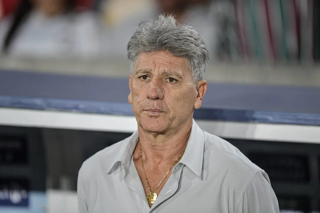 Renato Gaúcho durante partida contra o Grêmio no Campeonato Brasileiro de 2025. Foto: Thiago Ribeiro/AGIF