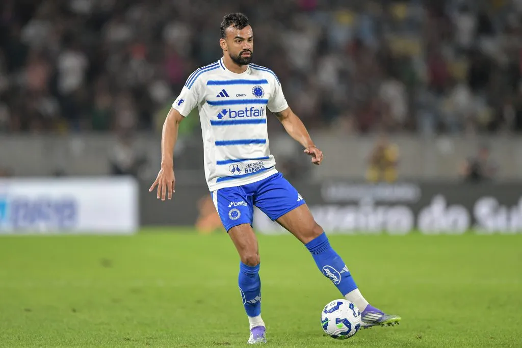 Fabricio Bruno jogador do Cruzeiro durante partida contra o Fluminense – Foto: Thiago Ribeiro/AGIF