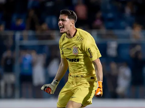 Corinthians surpreende e Felipe Longo pode ser titular em clássico