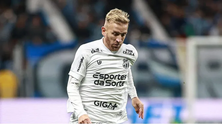 Pedro Henrique jogador do Ceara durante partida contra o Gremio no estadio Arena do Gremio pelo campeonato Brasileiro A 2025. Foto: Maxi Franzoi/AGIF