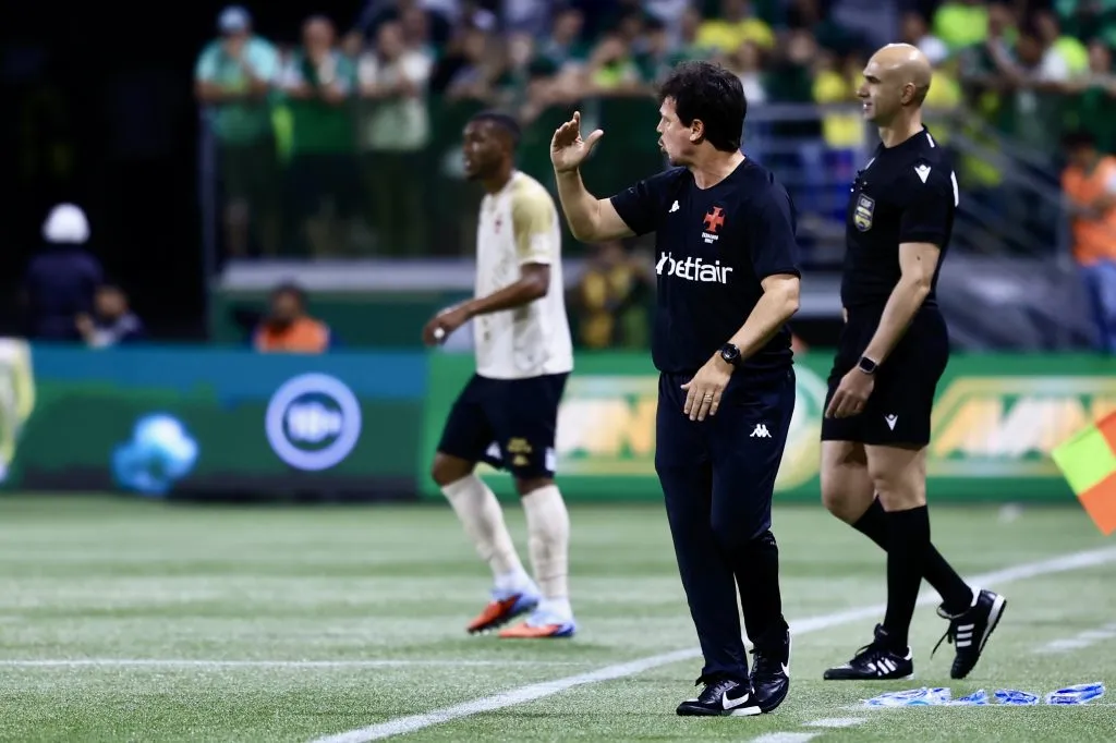 Fernando Diniz técnico do Vasco durante partida contra o Palmeiras – Foto: Marcello Zambrana/AGIF