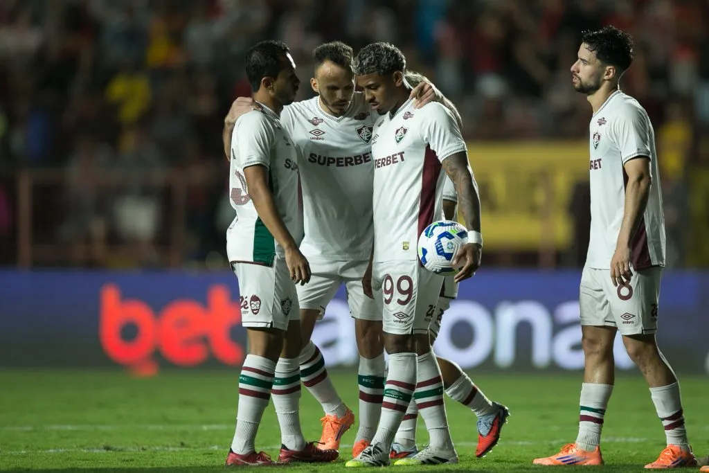 John Kennedey jogador do Fluminense durante a partida contra o Sport na Ilha do Retiro em Recife (PE), pelo Campeonato Brasileiro Serie A 2025. Foto: Marlon Costa/AGIF