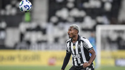 Cuiabano jogador do Botafogo durante partida contra o Bragantino no estadio Engenhao pelo campeonato Copa Do Brasil 2025.