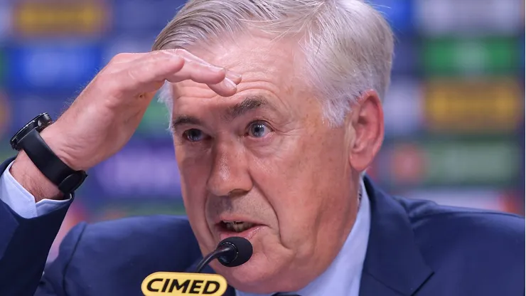 Carlo Ancelotti tecnico da Selecao Brasileira durante convocacao para as Eliminatorias da Copa do Mundo de 2026, evento realizado na CBF (Confederacao Brasileira de Futebol) no Rio de Janeiro, nesta segunda (25). Foto: Thiago Ribeiro/AGIF