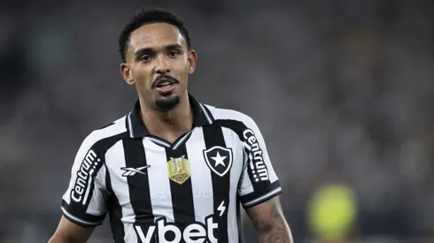 Vitinho, do Botafogo, voltou a ser chamado à Seleção Brasileira. Foto: AGIF