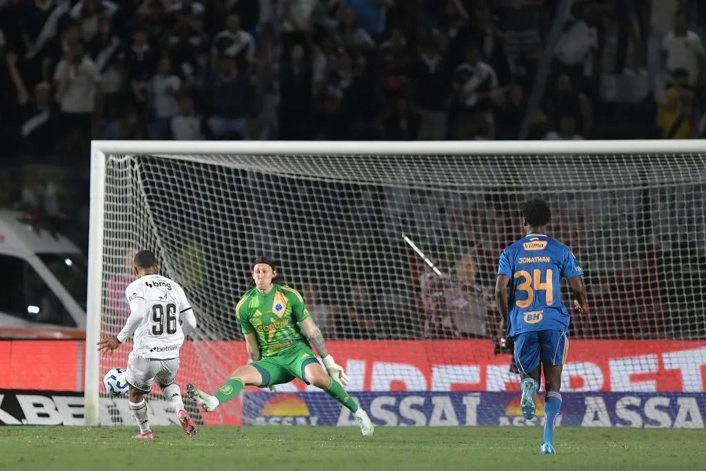 Paulo Henrique jogador do Vasco durante partida contra o Cruzeiro no estadio Sao Januario pelo campeonato Brasileiro A 2025. Foto: Thiago Ribeiro/AGIF