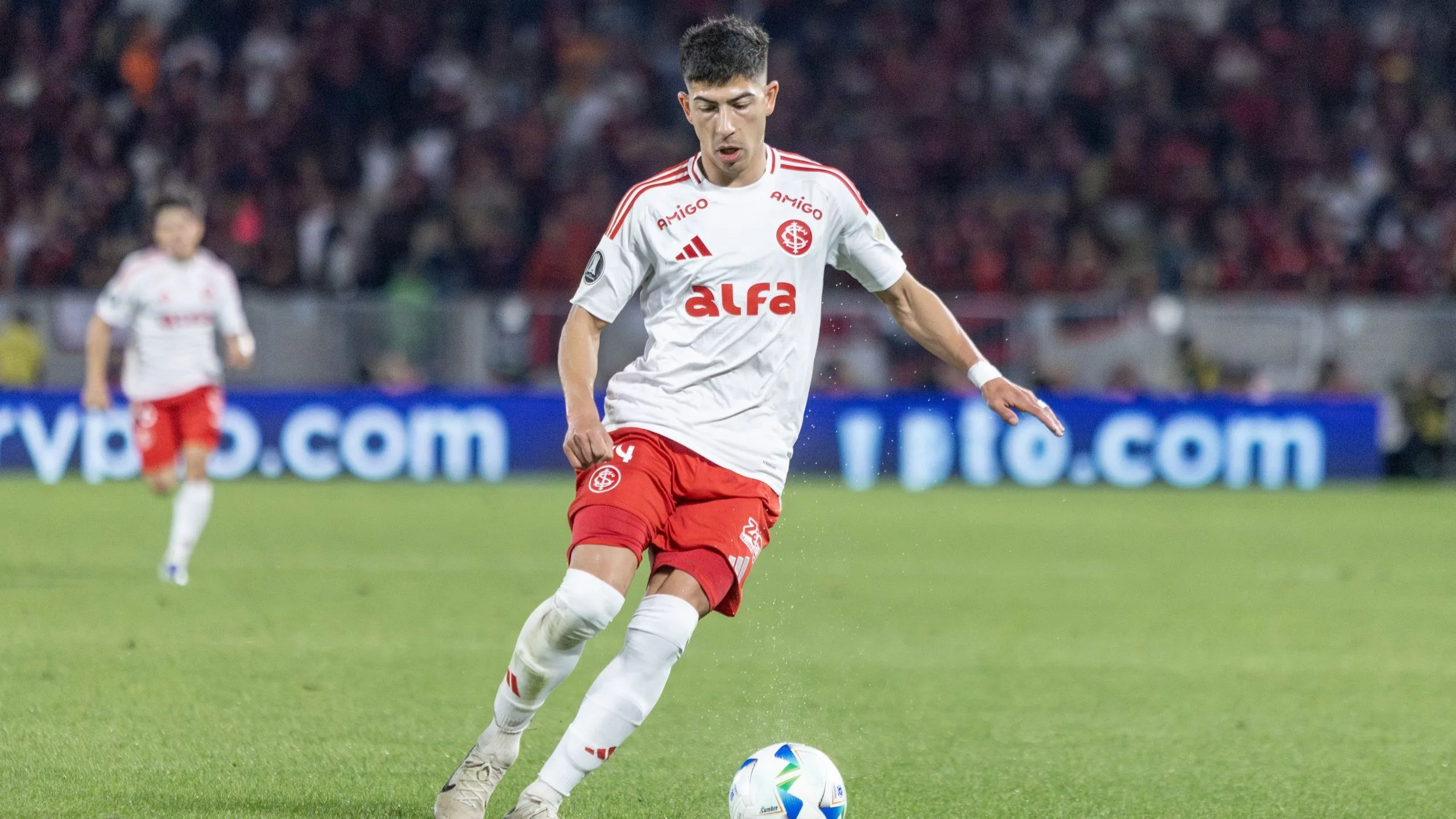 Alan Rodriguez jogador do Internacional durante partida contra o Flamengo – Foto: Lucas Gabriel Cardoso/AGIF