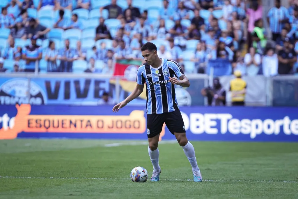 RS – PORTO ALEGRE – 01/02/2025 – GAUCHO 2025, GREMIO X SAO LUIZ-RS – Viery jogador do Gremio durante partida contra o Sao Luiz-RS no estadio Arena do Gremio pelo campeonato Gaucho 2025. Foto: Maxi Franzoi/AGIF