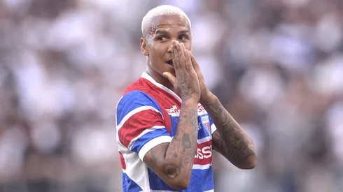 Torcida não perdoa Deyverson em Fortaleza x São Paulo