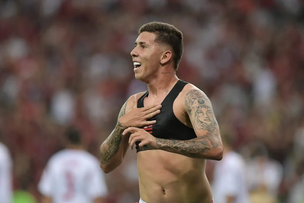 RJ – RIO DE JANEIRO – 24/08/2024 – FINAL MUNDIAL SUB20, FLAMENGO X OLIMPYACOS – Felipe Teresa jogador do Flamengo comemora seu gol durante partida contra o Olimpyacos no estadio Maracana pelo campeonato Mundial Sub20. Foto: Thiago Ribeiro/AGIF
